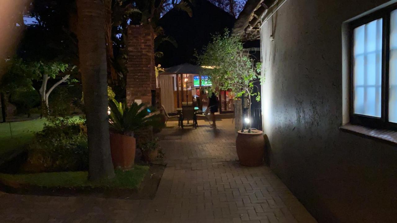 Safari Club Guest Lodge Or Tambo International Airport Kempton Park Luaran gambar