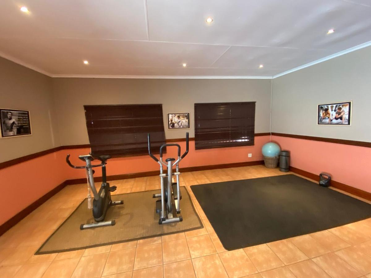 Safari Club Guest Lodge Or Tambo International Airport Kempton Park Luaran gambar