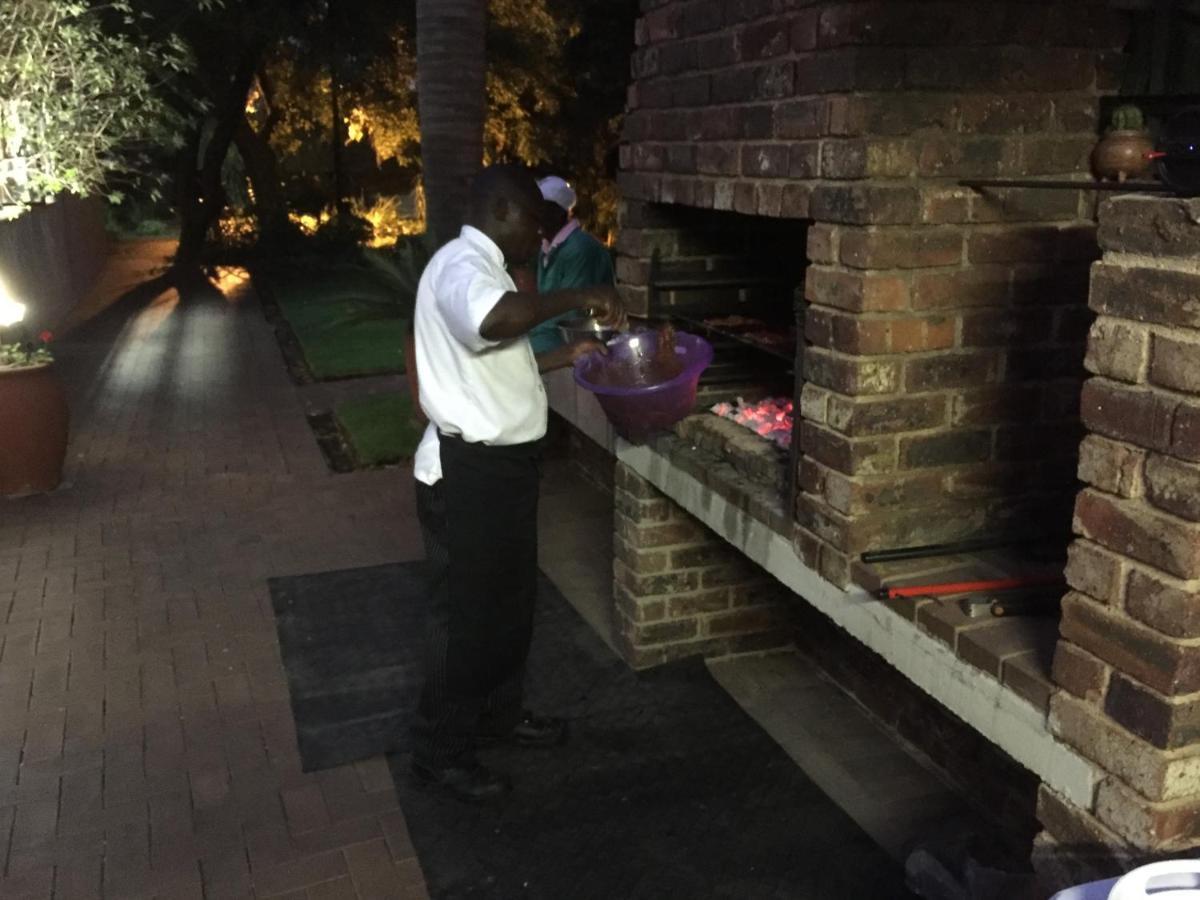Safari Club Guest Lodge Or Tambo International Airport Kempton Park Luaran gambar