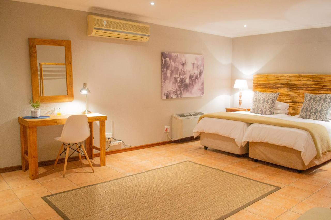 Safari Club Guest Lodge Or Tambo International Airport Kempton Park Luaran gambar