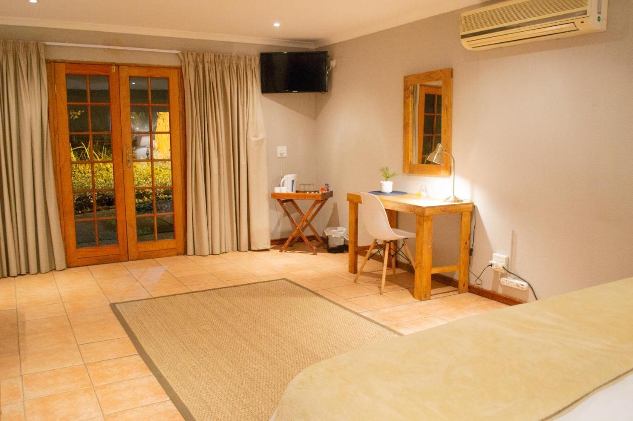Safari Club Guest Lodge Or Tambo International Airport Kempton Park Luaran gambar