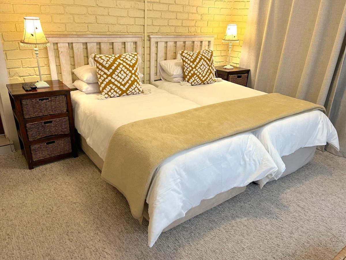 Safari Club Guest Lodge Or Tambo International Airport Kempton Park Luaran gambar