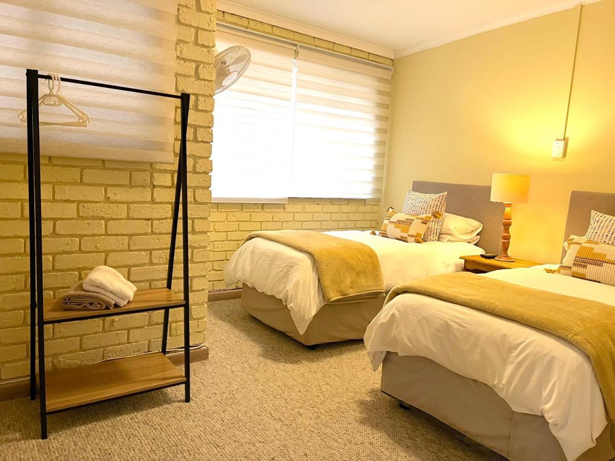 Safari Club Guest Lodge Or Tambo International Airport Kempton Park Luaran gambar
